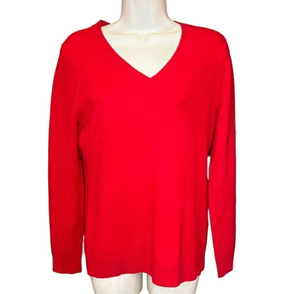 Charter Club Classic Red 100% Cashmere V-Neck Sweater NWT Size Medium - Picture 2 of 5